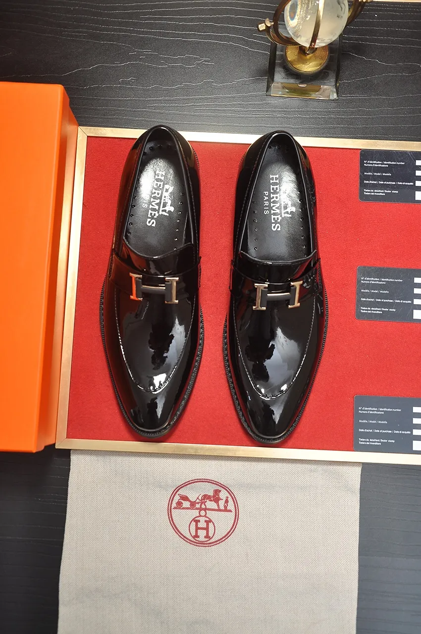 Men's shoes💰460💶[HERMES] (sheepskin lining)🍀Italian top luxury🍀He does not pursue novel styles and gorgeous colors, but attracts the favor of successful men with his flawless, elegant and classic style! This very, very comfortable, simple and stable style makes it easy to match any style! The pattern is absolutely 1:1 refined from the original case, and we strive for excellence in materials, imported cowhide + sheepskin lining💪💪💪extraordinary texture👍! .Black Brown Size: 38-45 (45 customized)